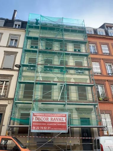 Ravalement d’immeuble — Chantier de peinture de façade à Strasbourg